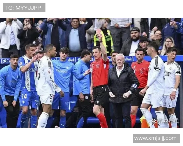 NBA巨星跨界观赛足球引发球迷热议共鸣与体育魅力融合