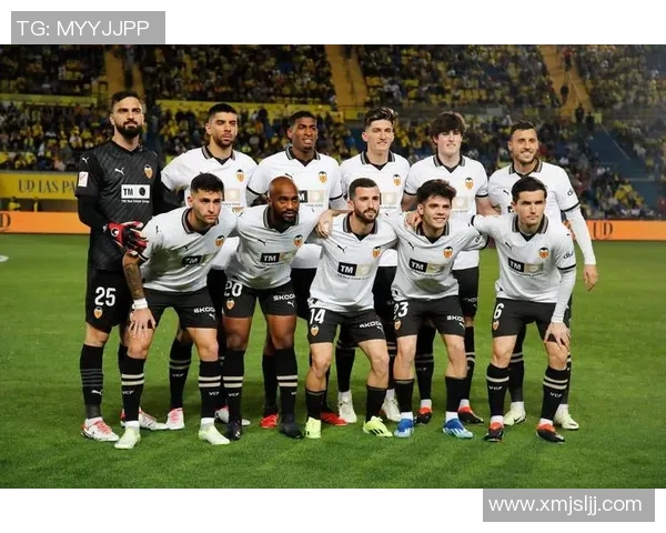 西甲足球明星卡集结超强阵容,球迷必备收藏品揭秘 西甲足球明星卡集结超强阵容,球迷必备收藏品揭秘